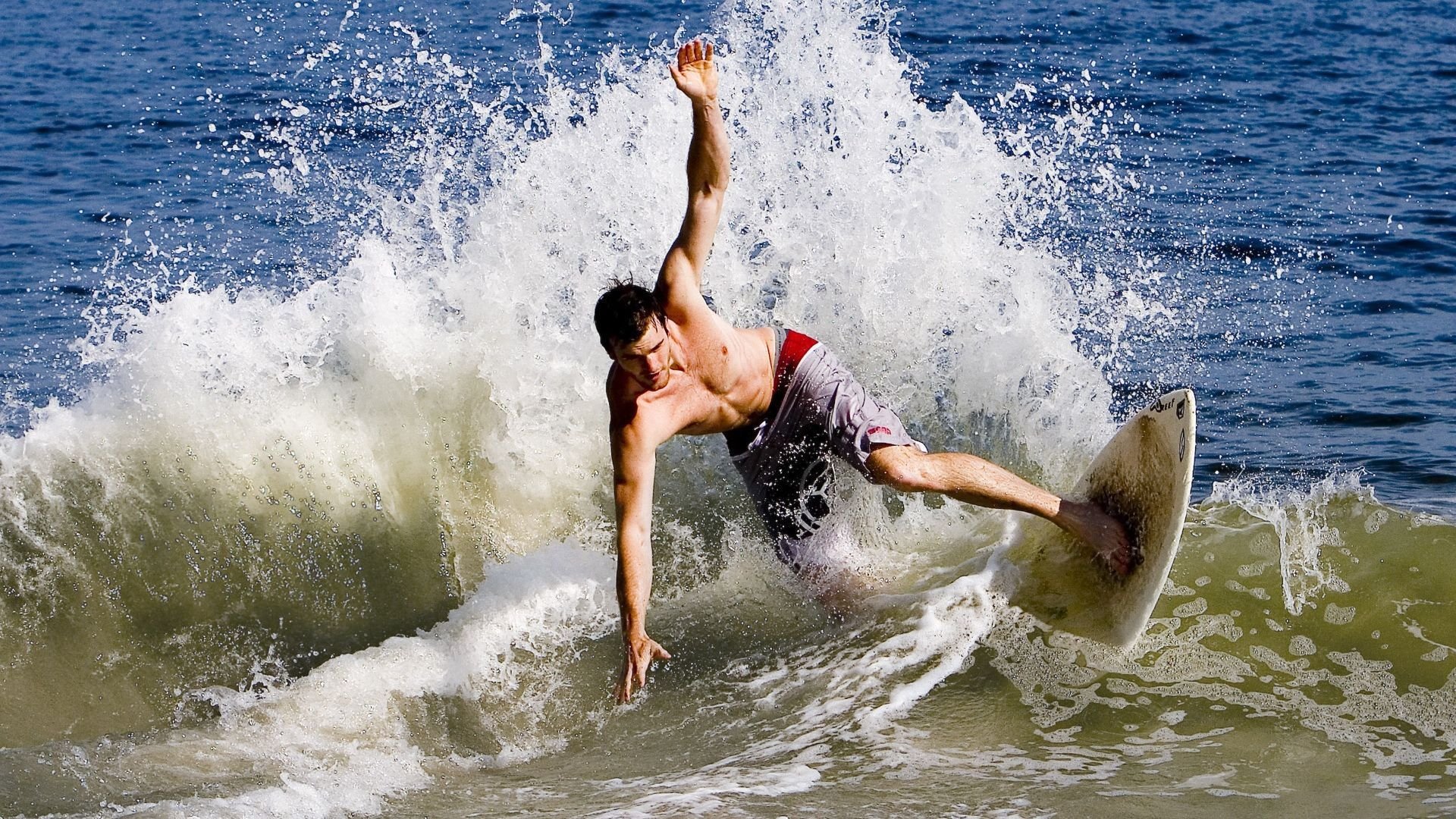 _篮网队攻势凌厉，持续领跑联盟_，篮网队太强了